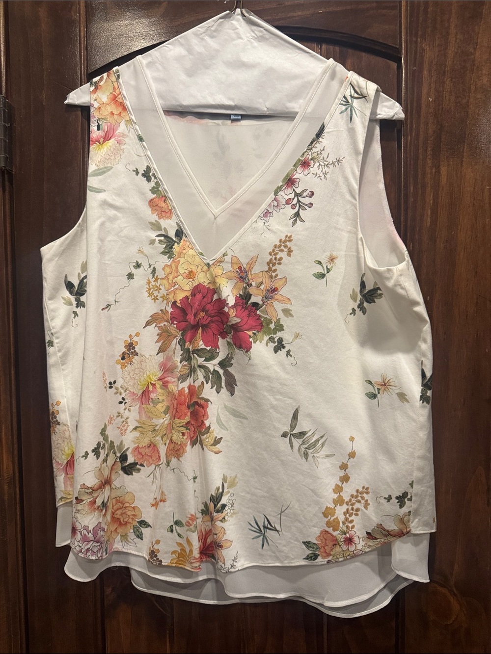 ANTONIO MELANI White Floral V-Neck Sleeveless Camisole